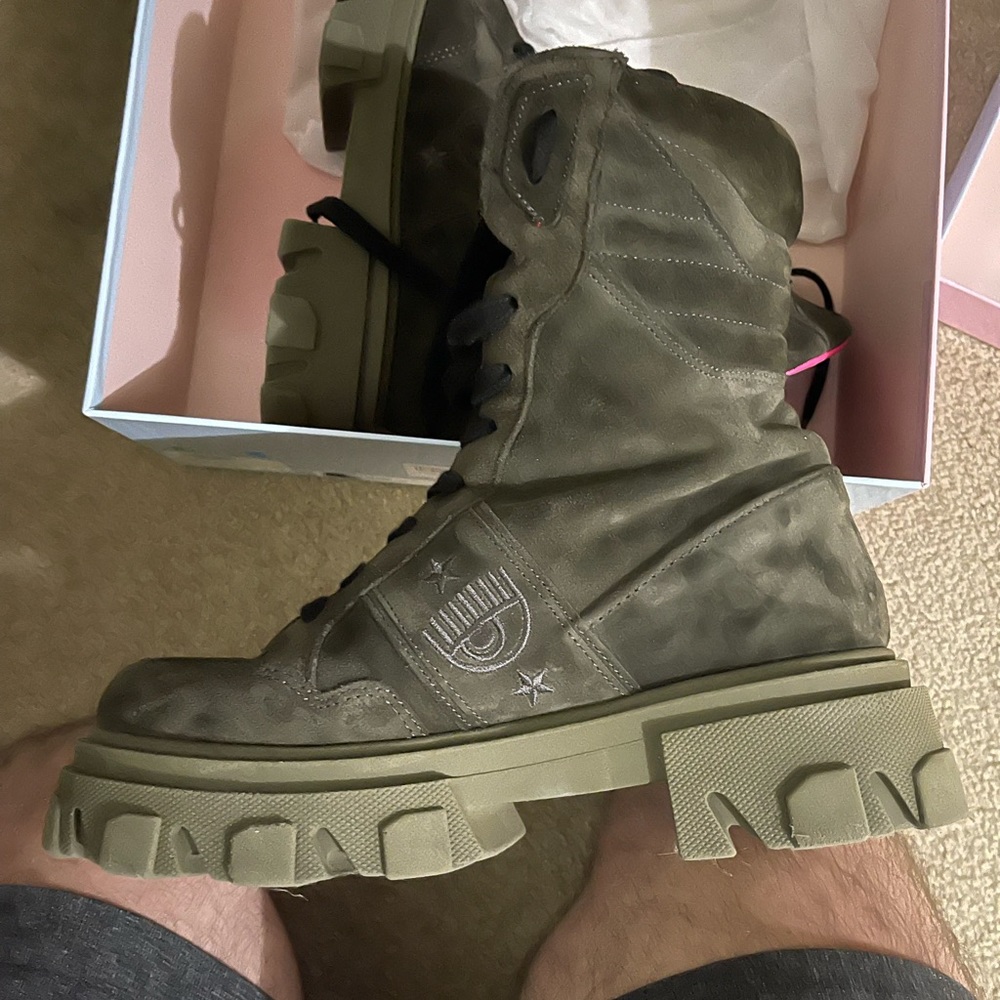 Suede military green chiara ferragni boots 7 1/2